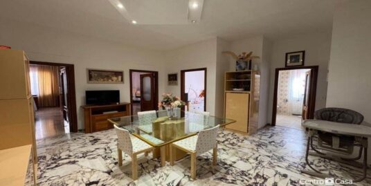 Tanto spazio, 3 camere, box il tutto a due passi dal Castello….in via Rosselli